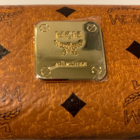 ♥️SOLD♥️MCM Glasses - Picture 6 of 15